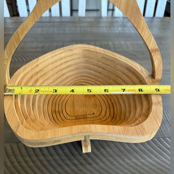 HARRY & DAVID Pear Shaped Collapsible Wood Basket, Fruit Bowl, Trivet. - Picture 5 of 6